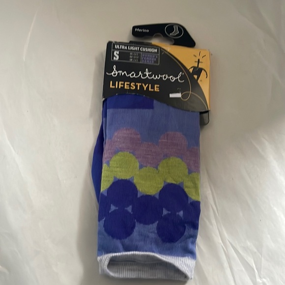 Smartwool Accessories - smart wool lifestyle light cushion socks Sz S us 4-6.5 Merino Wool.black Cable